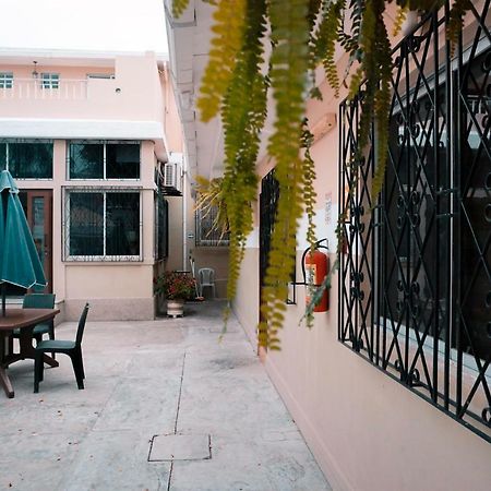 Urdesa Suites Hotel グアヤキル エクステリア 写真