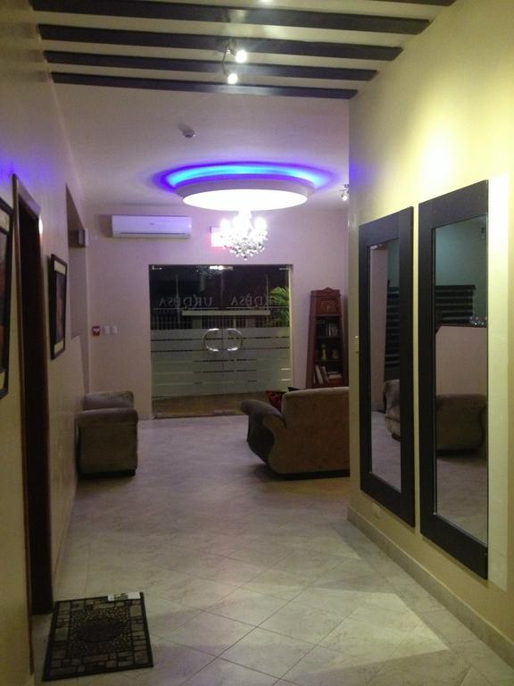 Urdesa Suites Hotel グアヤキル エクステリア 写真