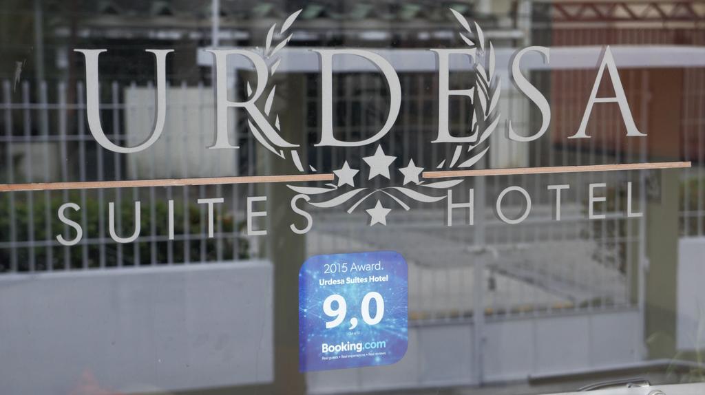 Urdesa Suites Hotel グアヤキル エクステリア 写真