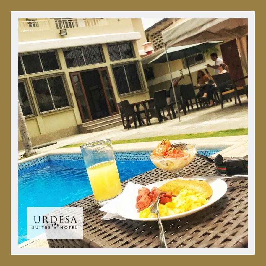Urdesa Suites Hotel グアヤキル エクステリア 写真