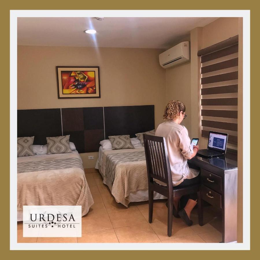 Urdesa Suites Hotel グアヤキル エクステリア 写真