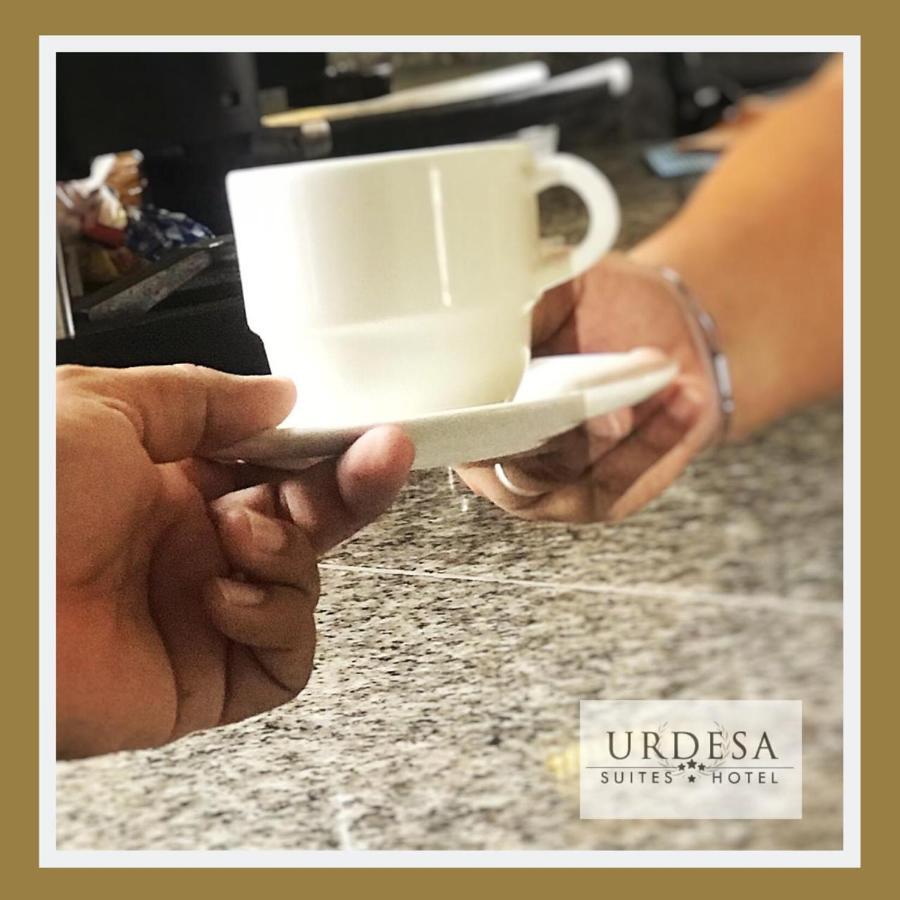 Urdesa Suites Hotel グアヤキル エクステリア 写真